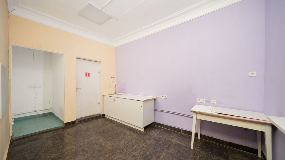 Оренда торгово офісне приміщення 68,3 кв.м. пр. Перемоги 89 Центр