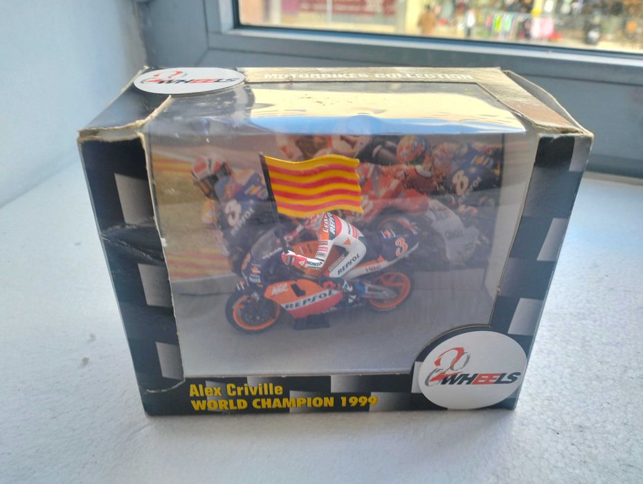 Honda NSR500 Alex Criville - 1999 World Champion - 1/24 Vitesse