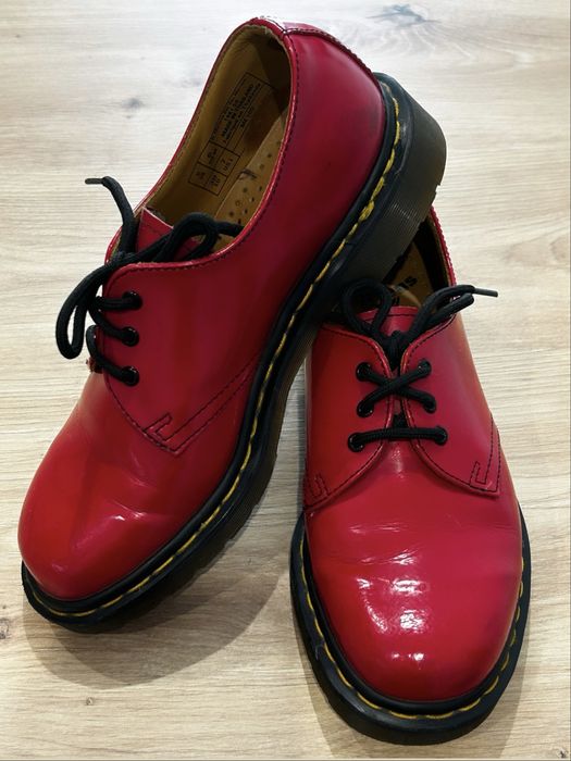 Червоні берци DR. MARTENS