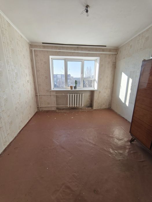 Продаю 1 кімнатну квартиру. Гуртожиток. Центр