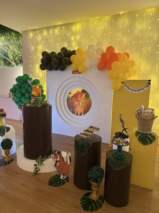 Vendo  Móveis para Decoradoras de Festas