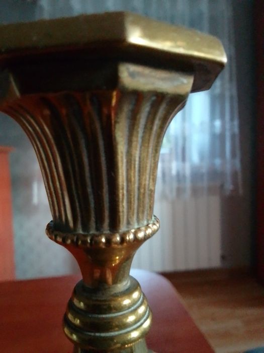 Duży mosiężny lichtarz