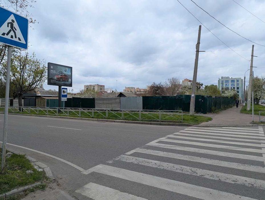 Продамо фасадну ділянку на розі Благовістна та Сінна під автомийку чи СТО