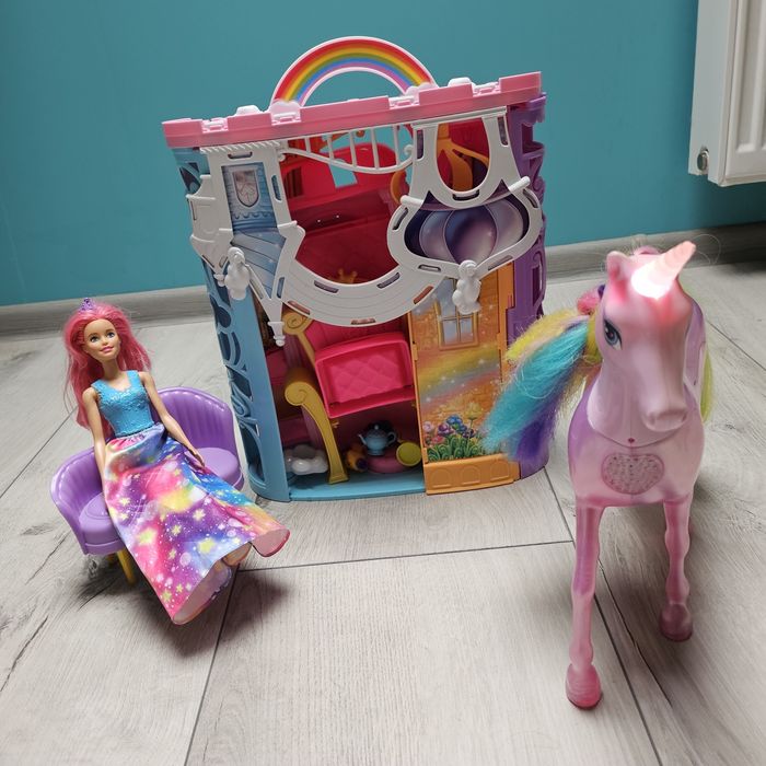 Barbie składany zamek plus jednorożec