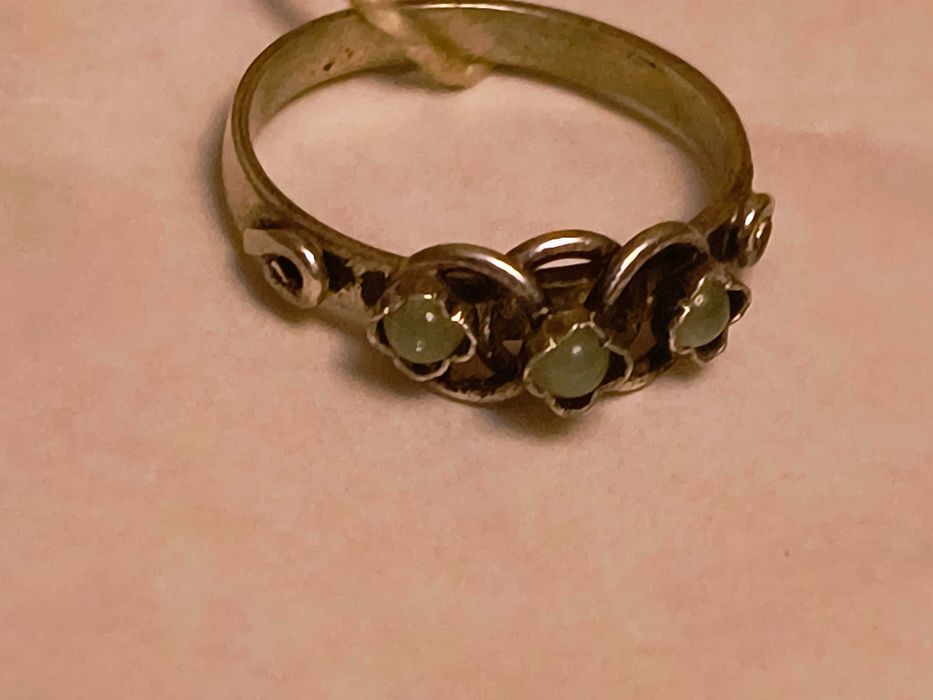 Pierścionek z jadeitami Warmet z metką