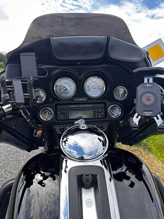 Harley-Davidson electra glide