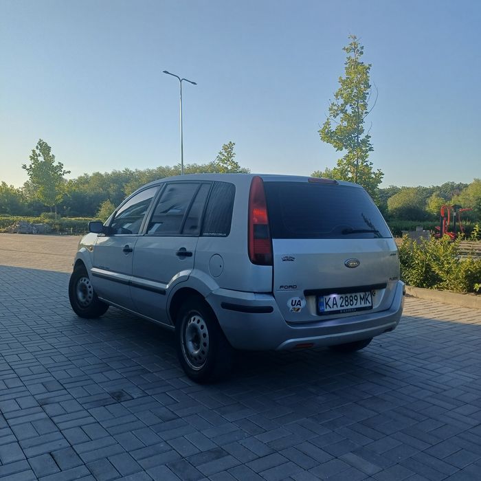 Автомобіль форд фьюжн
