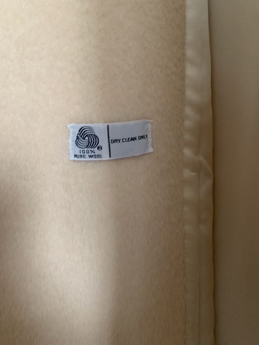 Płaszcz wełna 100% oryginalny kremowy długi