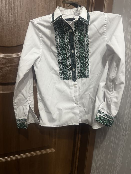 Вишиванка на хлопчика M&S