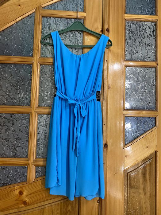 Сукня блакитного кольору