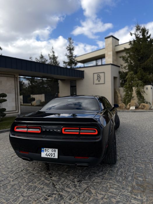 Оренда авто Dodge Challenger BLACK
