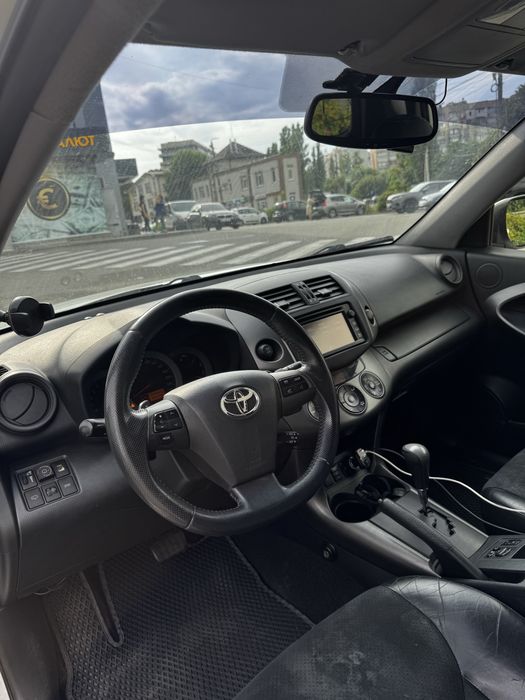 Toyota RAV-4 2012