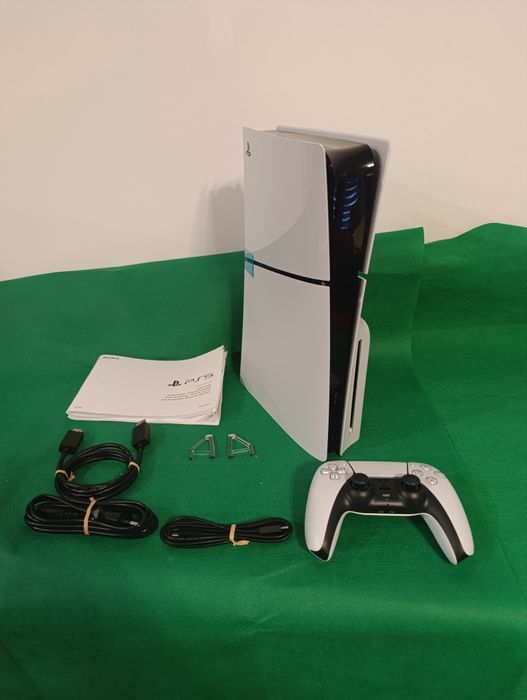 Consola PS5 Slim 1TB com leitor DVDs e comando (3 anos garantia)