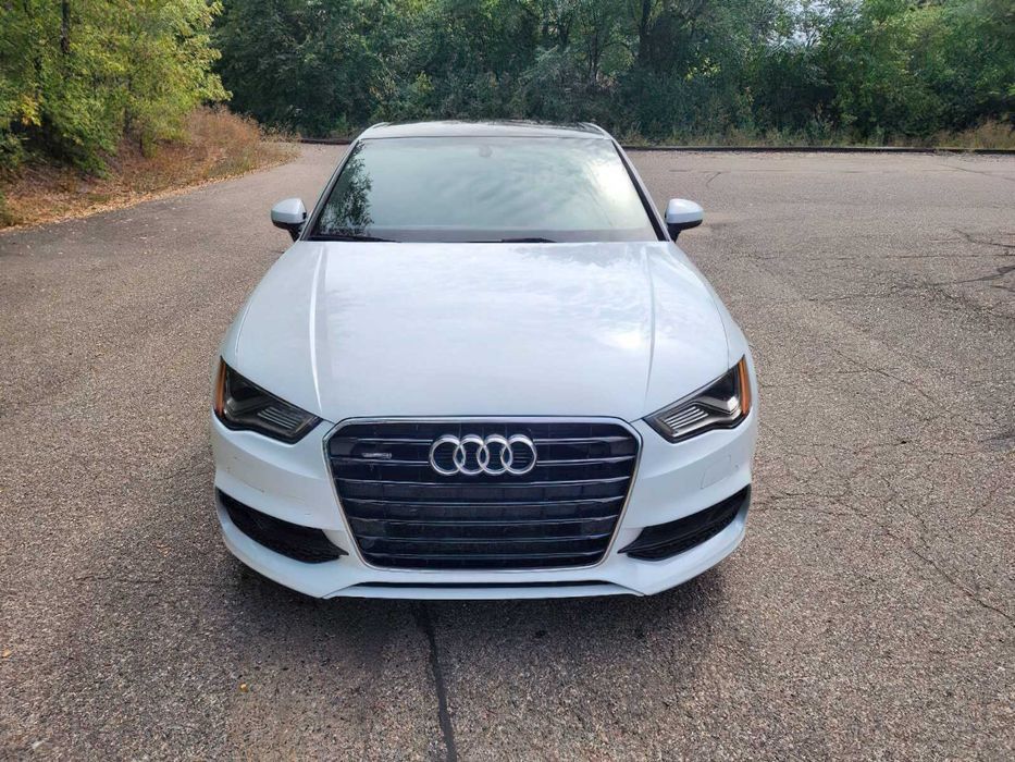 Audi A3      2015