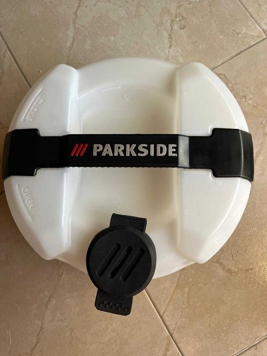 Vendo máquina de pressão portátil ideal para pequenas limpezas