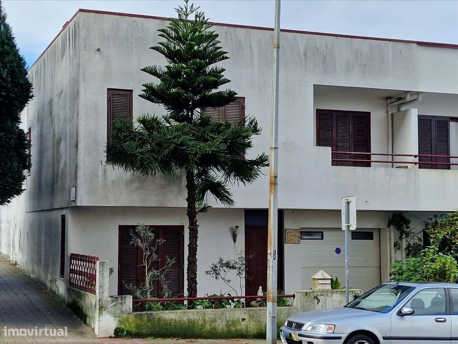 Moradia T3 na Rua do  Juncal - Ermesinde (Valongo)