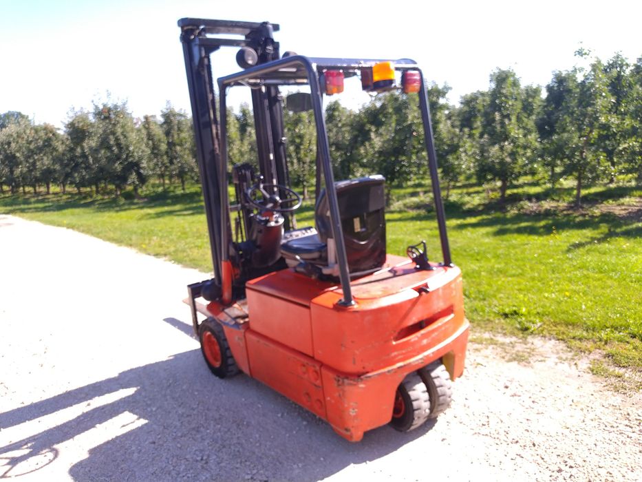 Wózek widłowy Linde E-15 Triplex