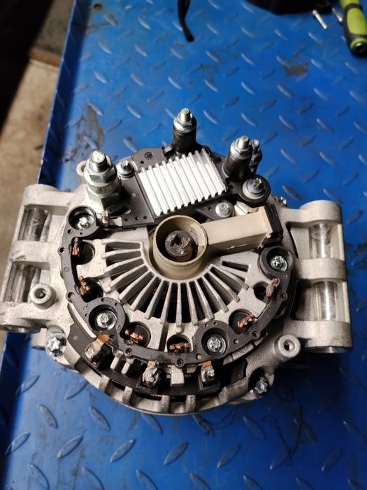 Alternator  koparko-ładowarka caterpilar