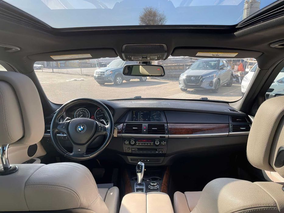BMW X5      2012