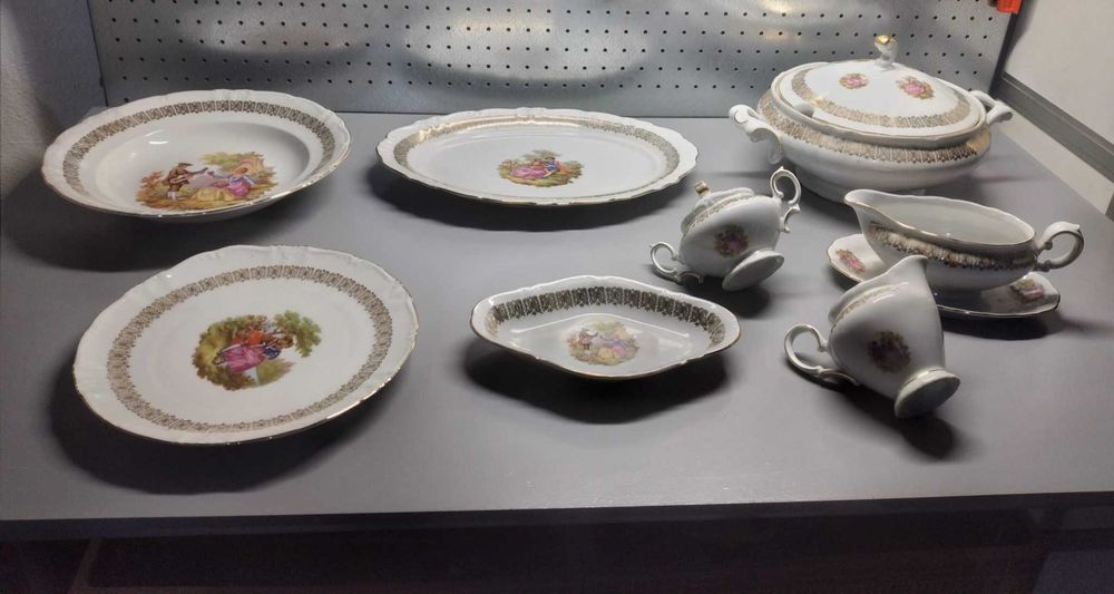 Vintage Dinnerware Set432788577159761921