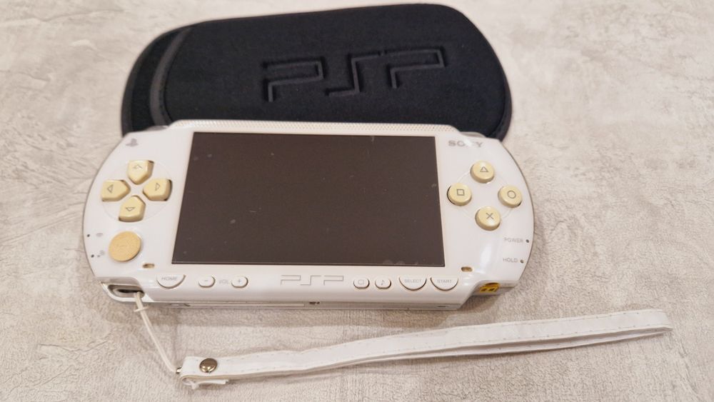 Sony PSP 64гиг с играми 130шт+чехол!