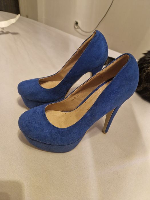 Szpilki zamszowe niebieskie rozmiar 36