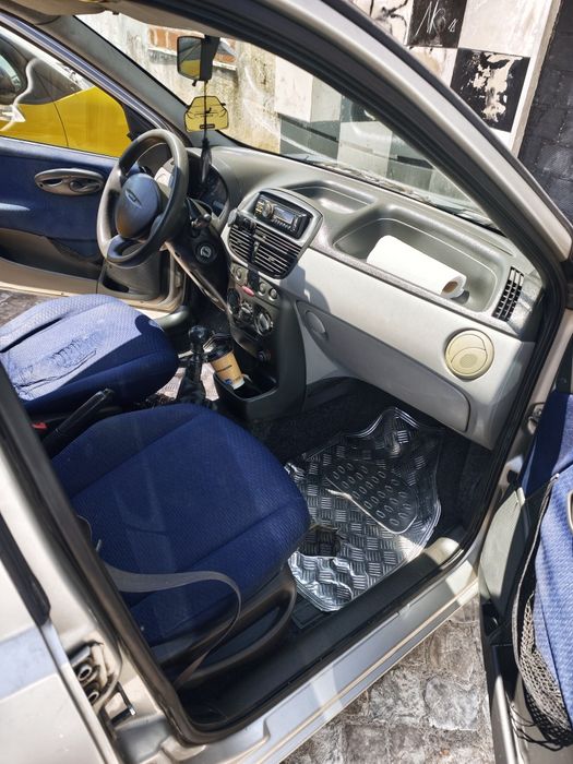 Vendo carro excelente estado517566190878740481