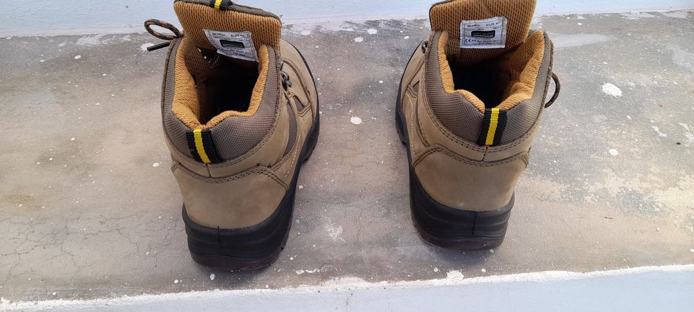 Botas Coverguard Footwear e capacete  integral