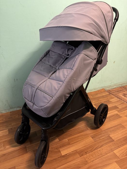 Прогулянкова коляска Carrello Nero