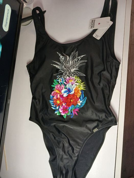 Новый  Купальник сдельный