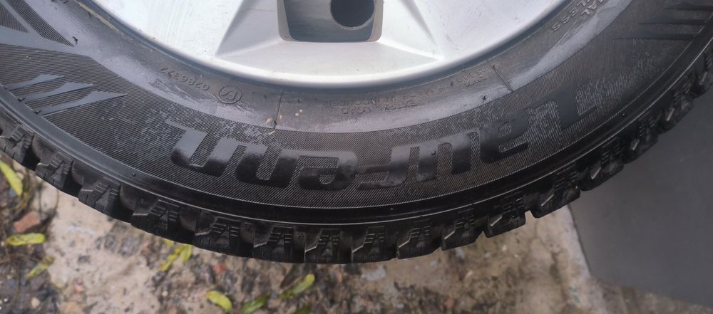 R14 175/70 LAUFENN зимова гума на дисках