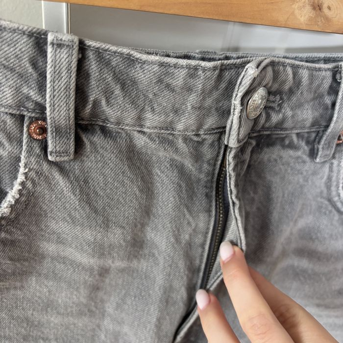 Szare szorty z wysokim stanem (ZARA)