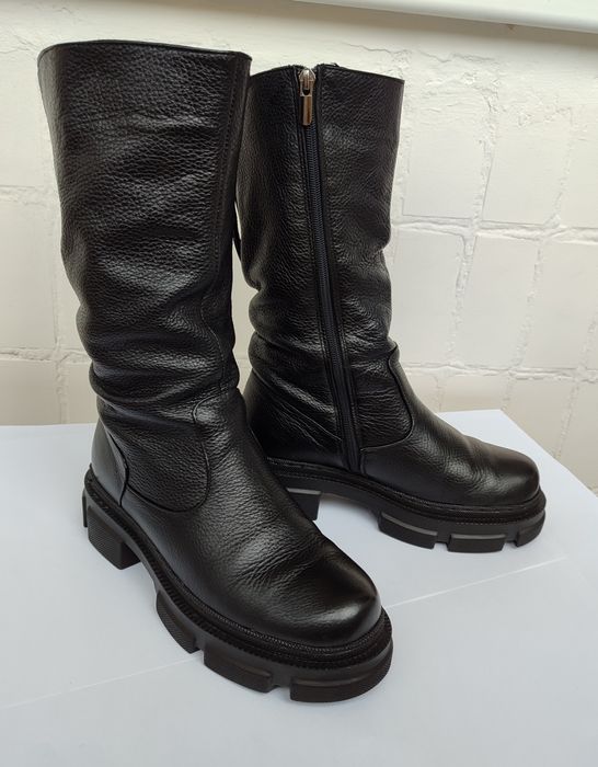 Сапожки жіночі, шкіряні. 38 розмір. Зимове взуття, черевики, чоботи.