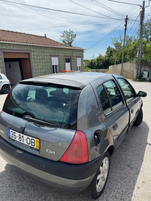 Vendo carro Renault Clio
