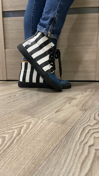 Шикарні різнокольорові кеди