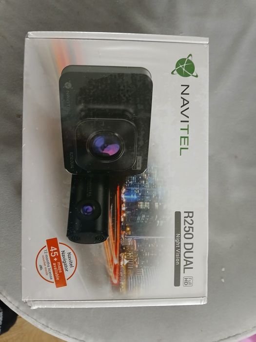 Wideorejestrator  kamera samochodowa  podwójna  navitel r250 nowa