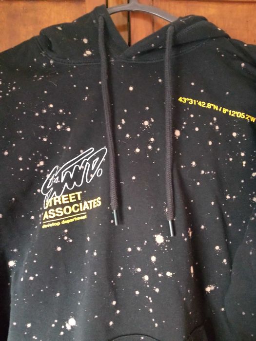 Sweatshirt com capuz