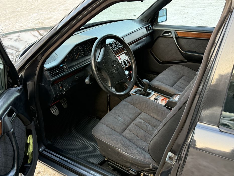 Mercedes-Benz E-Class W124 1994