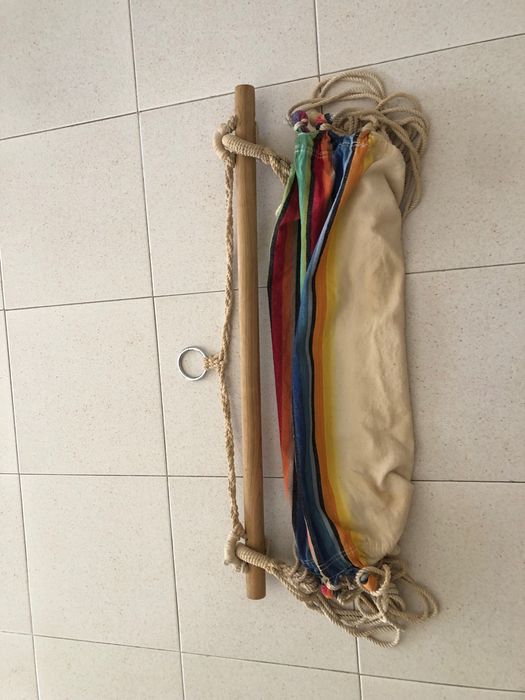 Cama e cadeira de lona para jardim e chapéu de sol