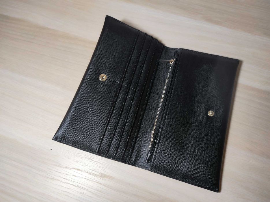 Carteira com porta-moedas e cartões