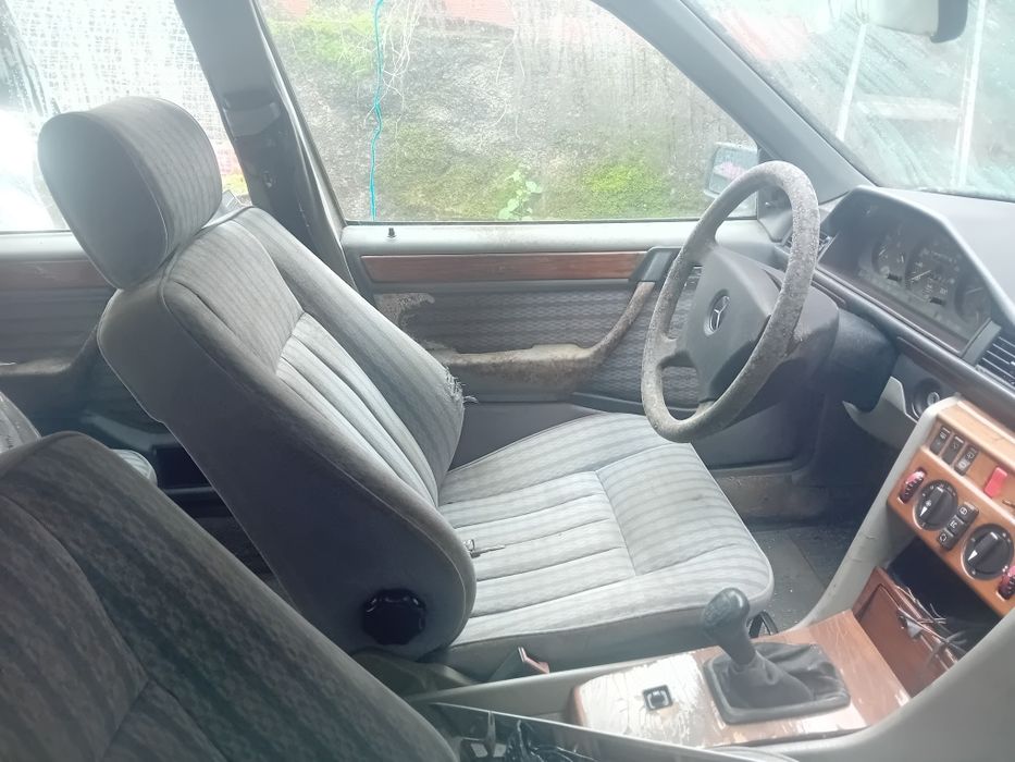 Mercedes  s124 vario material