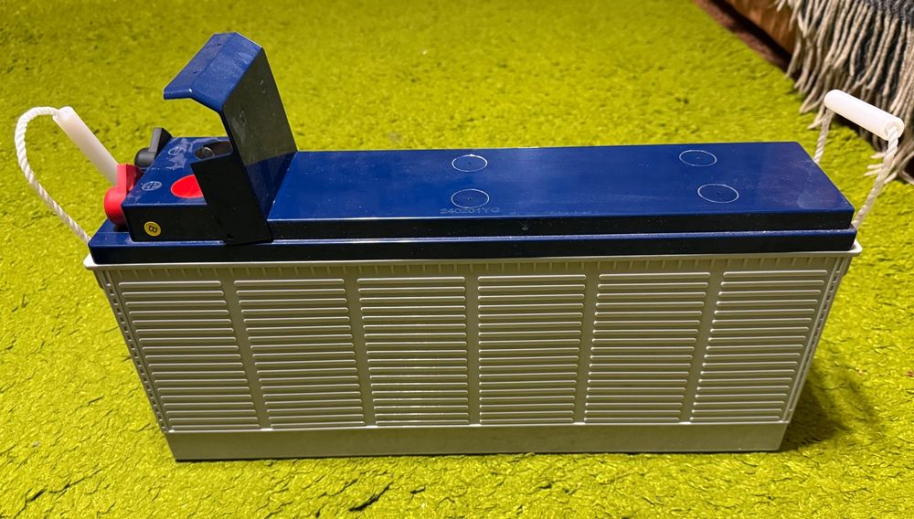 12В інвертор Logic Power 700 W  та  AGM батарея Ritar 105 Аг на 12 В