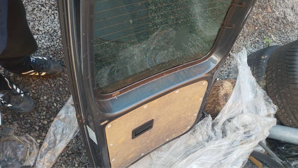 Задня ліва Дверка Volkswagen Caddy 3 Кадді 3