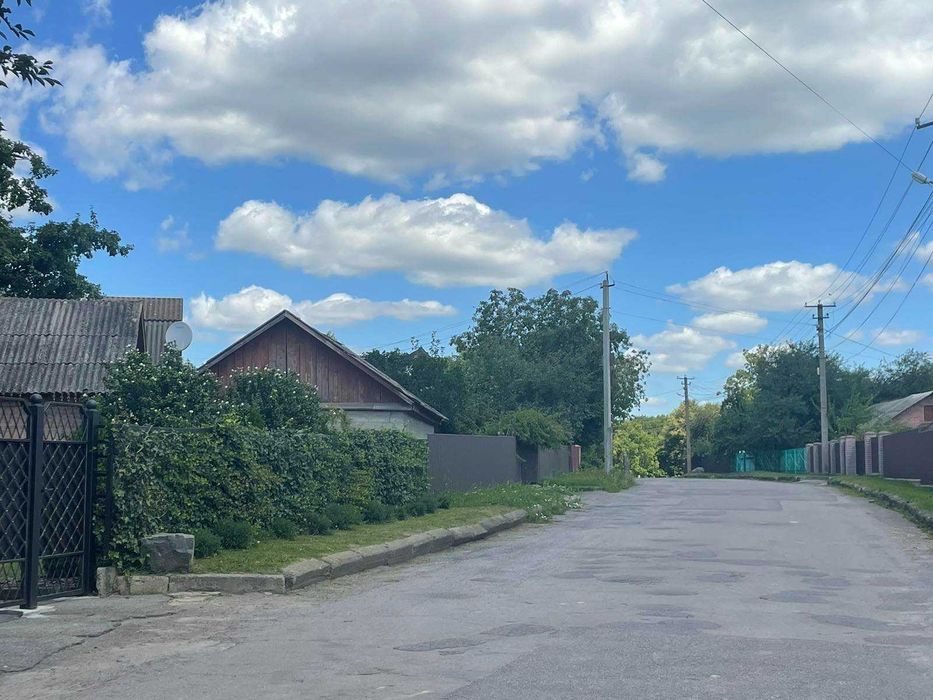 Продається земльна ділянка в с. Парпурівці 7811