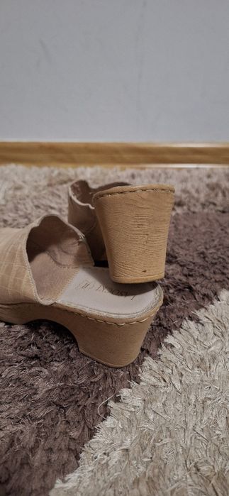 Klapki na obcasie Lasocki