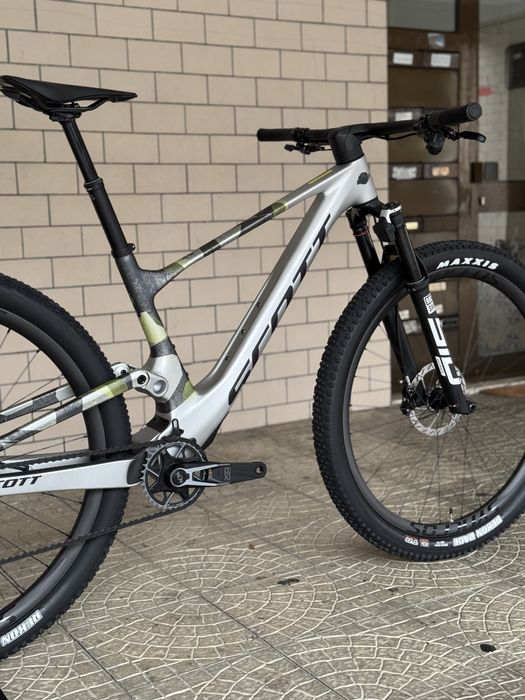 Bicicleta Scott Spark RC WC com Flight Attendant