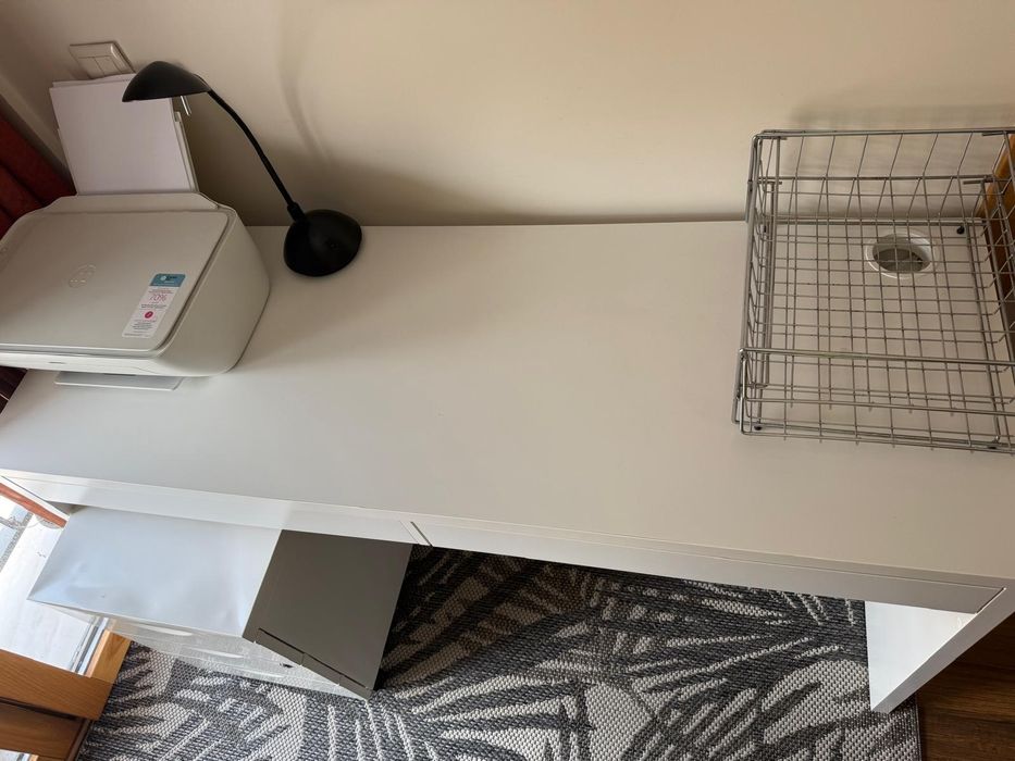 Secretaria Ikea usada em excelente estado .