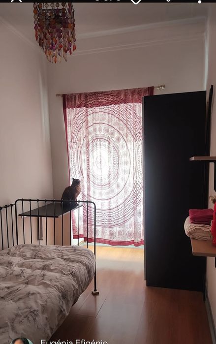 Alugo quarto em Arroios