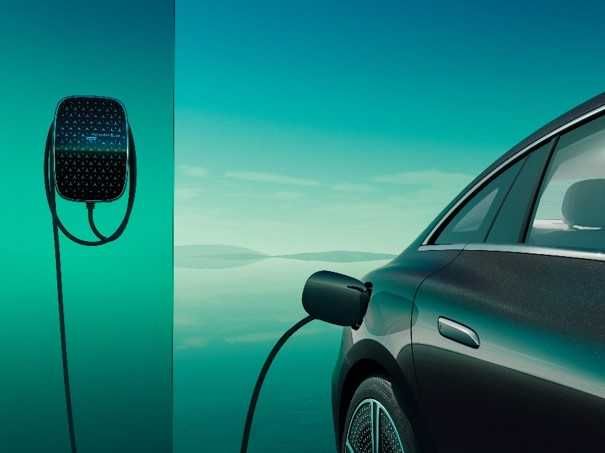 WallBox Mercedes-Benz Connect 22kW com cabo fixo *NOVA NA CAIXA*