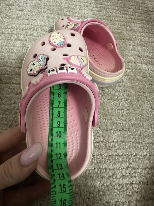 Взуття для дівчинки